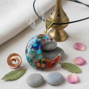 Mystical Boho-Chic Crescent Moon Trendy Pendant Gemstone Healing Necklace 🌟